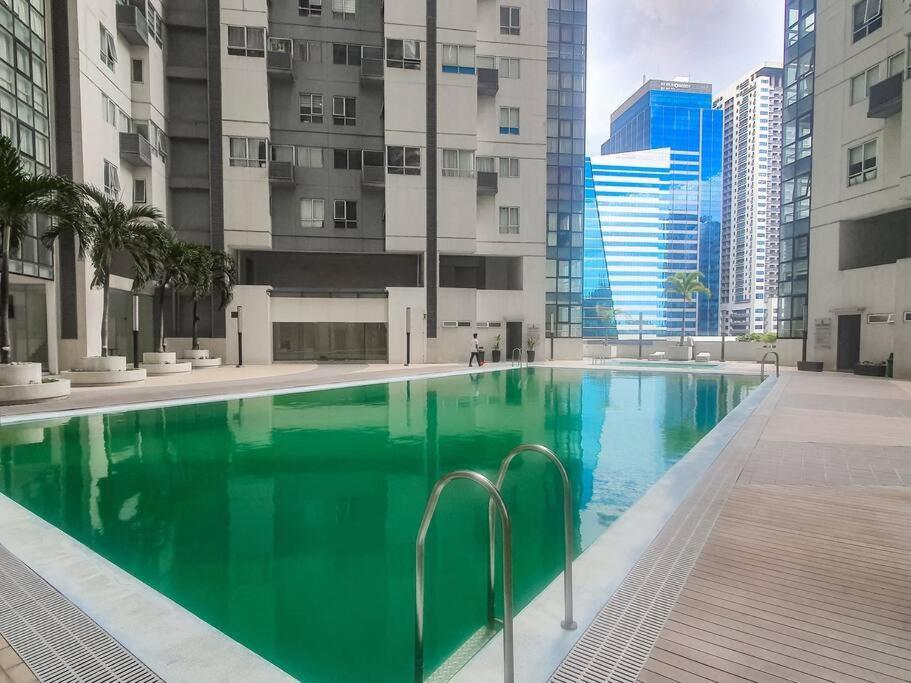 Bgc Taguig Cozy 2 Bedroom Loft, With Stunning Bgc Skyline View! Манила Экстерьер фото
