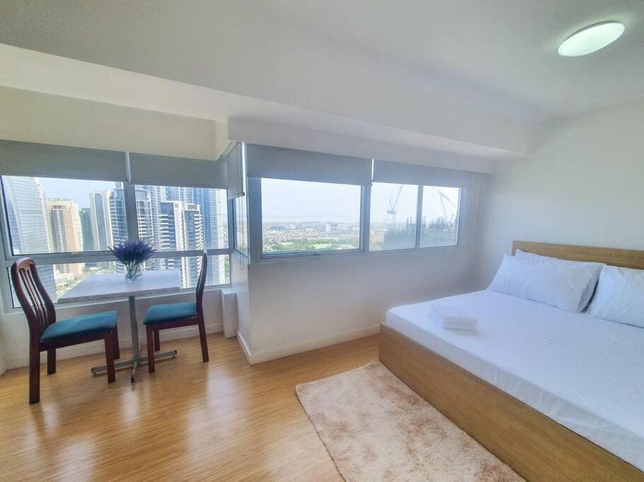 Bgc Taguig Cozy 2 Bedroom Loft, With Stunning Bgc Skyline View! Манила Экстерьер фото