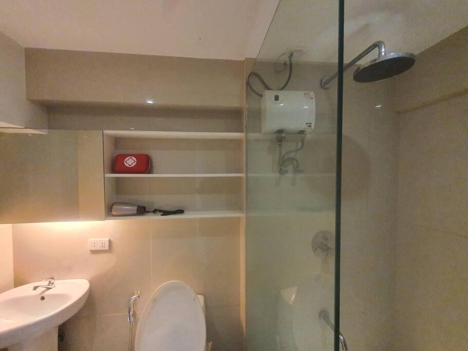 Bgc Taguig Cozy 2 Bedroom Loft, With Stunning Bgc Skyline View! Манила Экстерьер фото